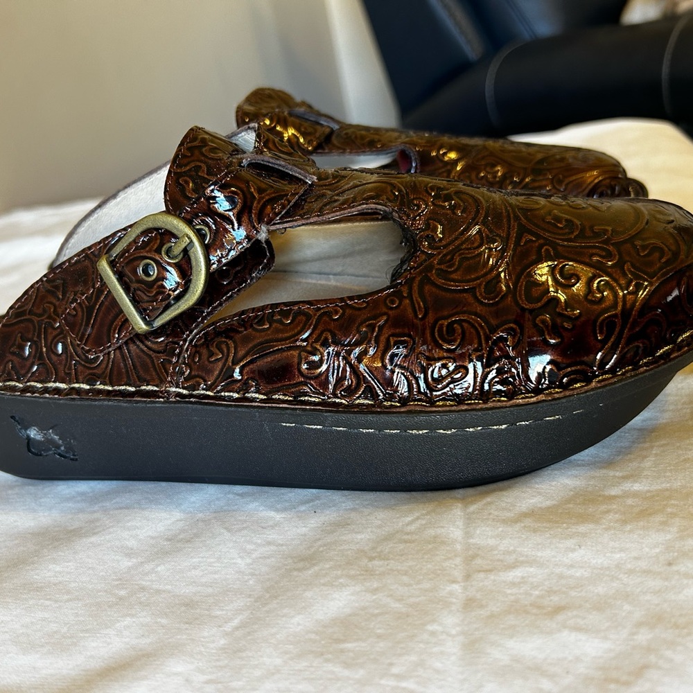 Alegria Classic Comfort Clogs Size EU 39/US 9 Brown LN